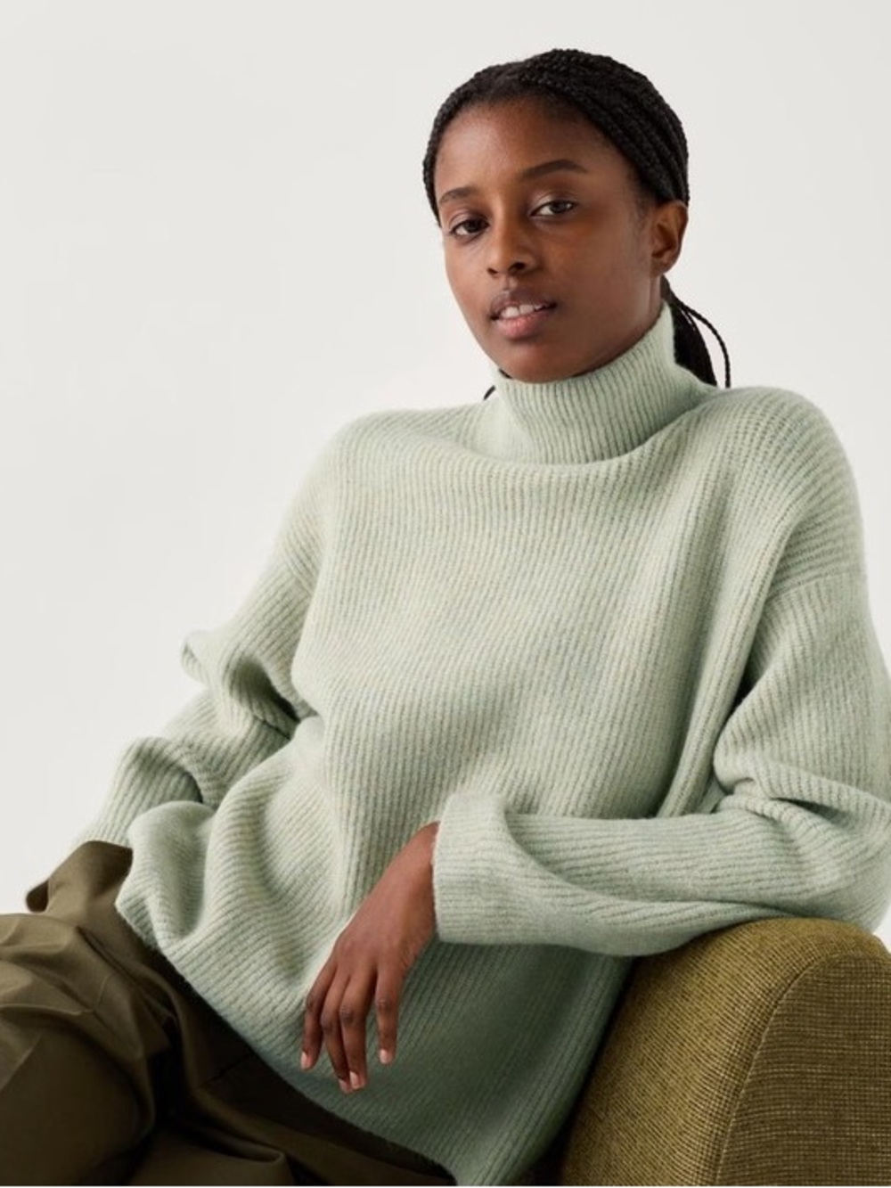 Uniqlo Super Soft Souffle Yarn Sweater | High Neck | LIGHT GREEN size small